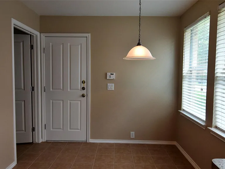 834 Honeysuckle Vine Dr — Photo 5