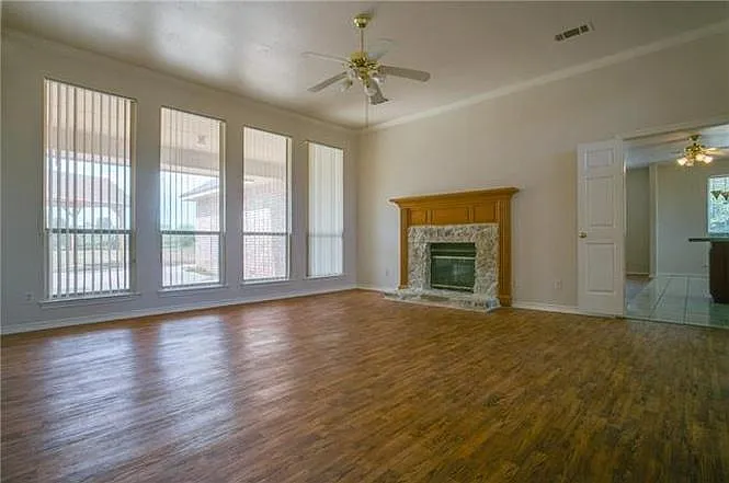 320 Twin Creek Dr — Photo 6