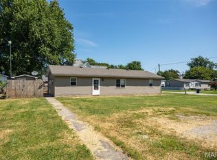 1103 N Madison St, Litchfield, IL 62056