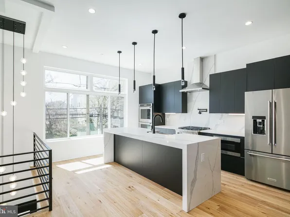 2729 W Jefferson St, Philadelphia, PA 19121