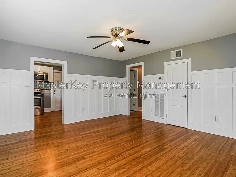 212 S State St — Photo 29
