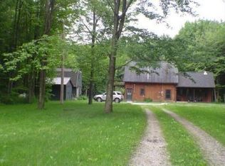 7272 Hilldom Rd, Pierpont, OH 44082