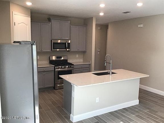 4th image of 560 Broomsedge Cir