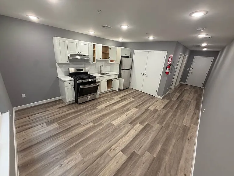 188 Lafayette St #108 — Photo 6