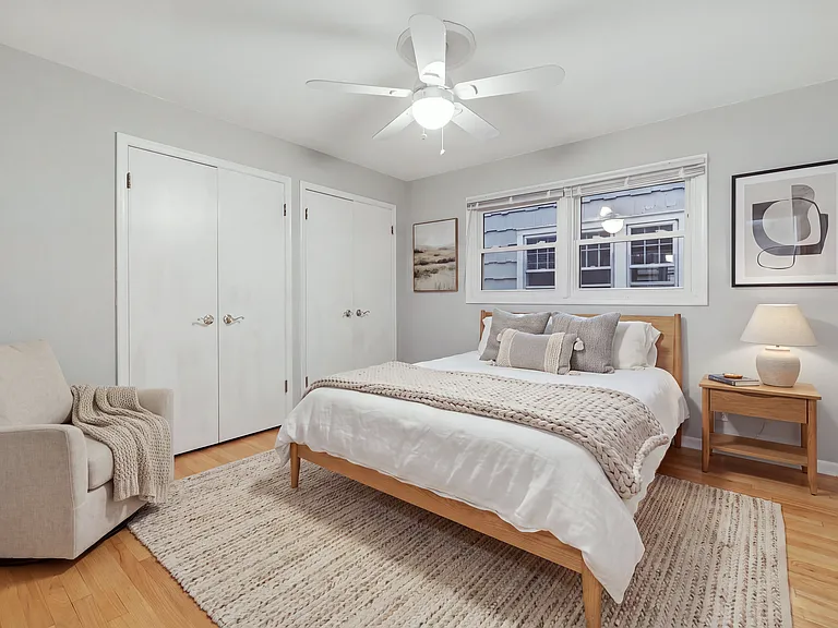 4536 N Larkin St — Photo 17