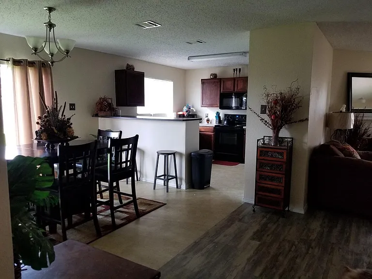 8103 Zephyr Ct — Photo 5