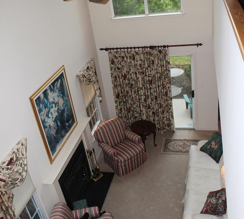 2nd image of 158 Northfield Rd
