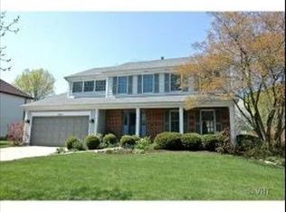 1681 Cedar Glen Dr, Libertyville, IL 60048