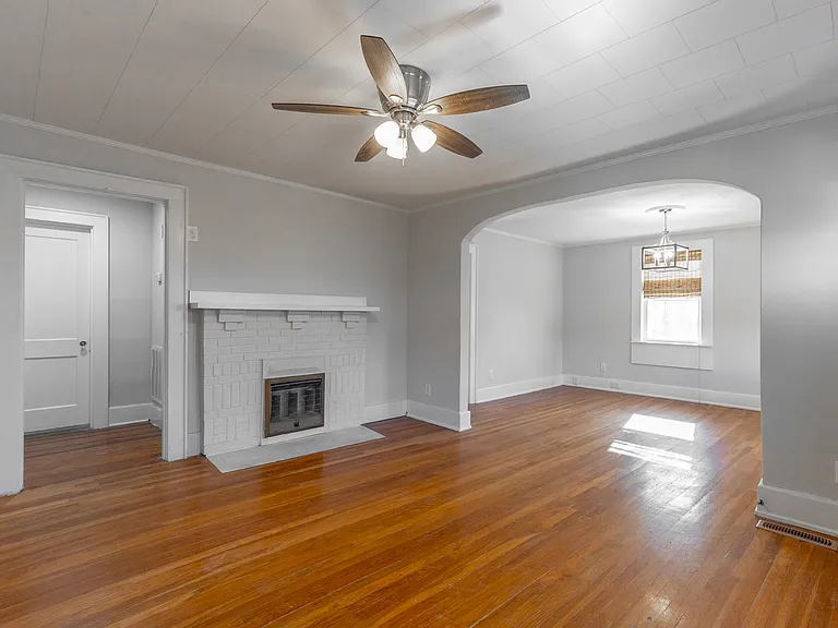 516 Moonhollow Ln — Photo 9