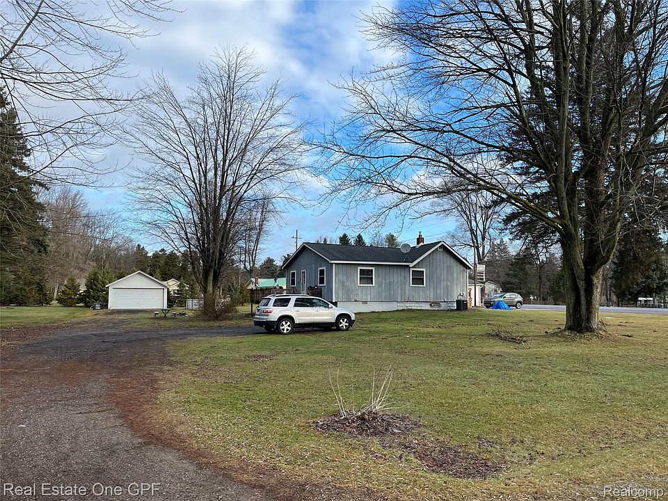 1st image of 8216 & 8220 Lakeshore Rd