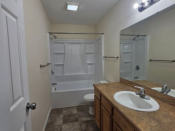 5th image of 863 SE Kierra Pl