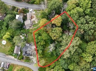 2 Roberts Pl, Stanhope, NJ 07874