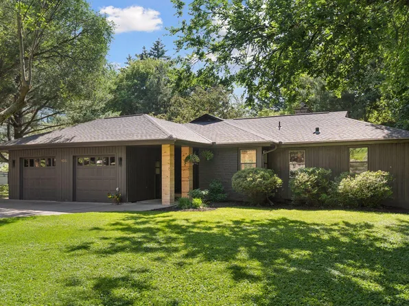 108 Parkview Ter, Golden Valley, MN 55416