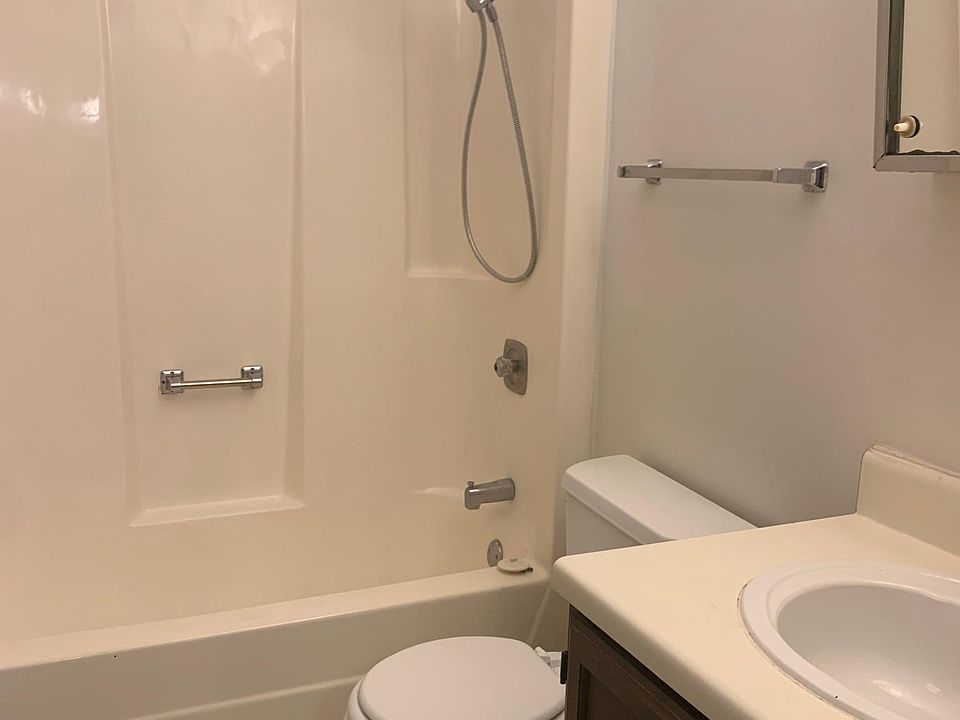 1st image of 1005 Quail Dr APT 206