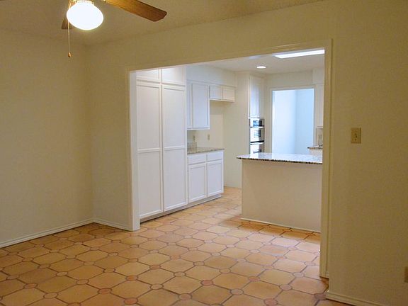 breakfast area into kitchen