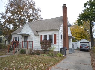 1127 Hill Ave, Elgin, IL 60120