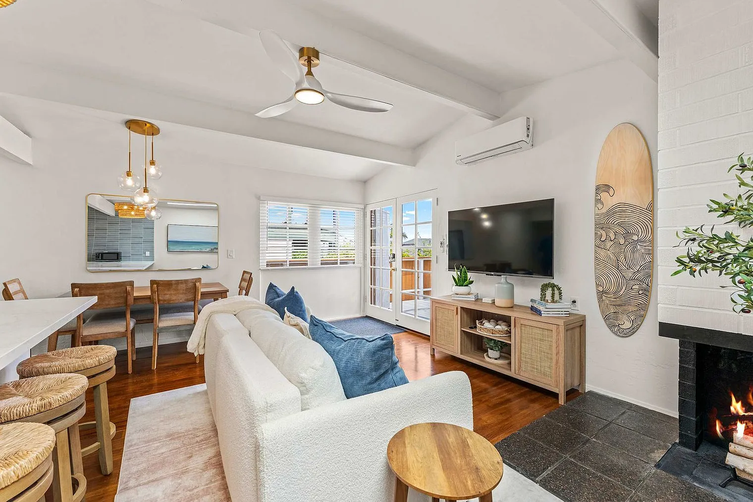 2 bed, 2.0 bath, 990 sqft, $6,810 — Photo 1
