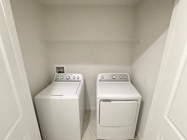 1169 Catskill Dr — Photo 14