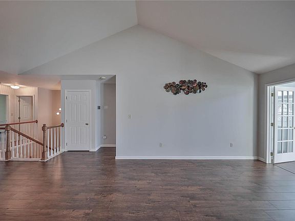 5th image of 1277 Lindenwood Ln
