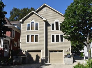 1665 N Franklin Pl, Milwaukee, WI 53202