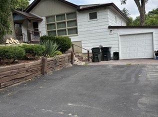 38227 N 3rd Ave, Spring Grove, IL 60081