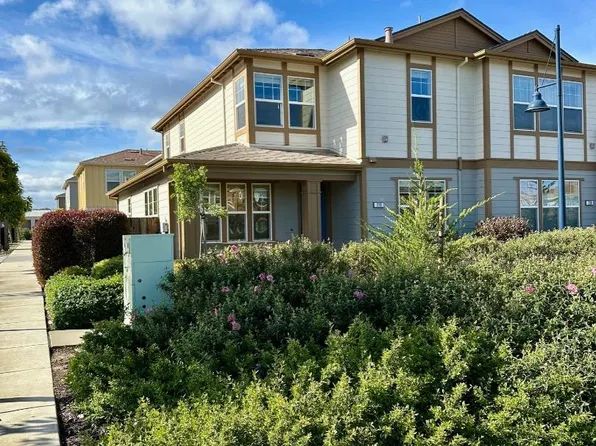 220 9th St, Marina, CA 93933