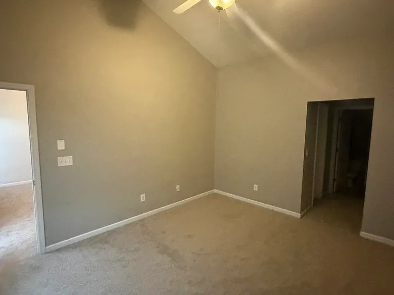 2414 Suwanee Pointe Dr — Photo 42