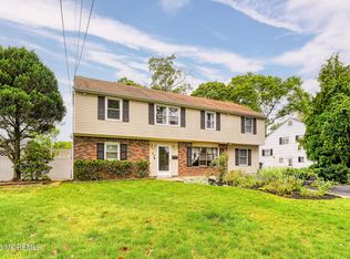24 Peach Tree Rd, Oakhurst, NJ 07755
