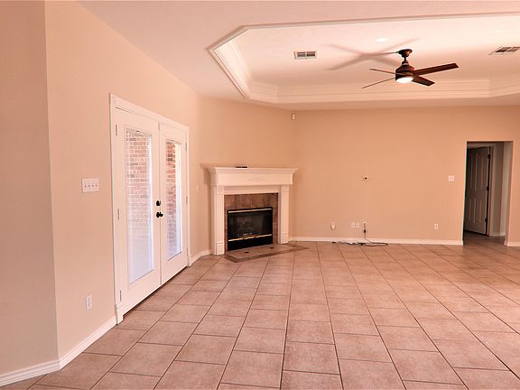 4th image of 120 Emerald Dr