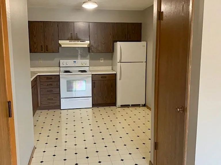 960 Boston Way — Photo 4