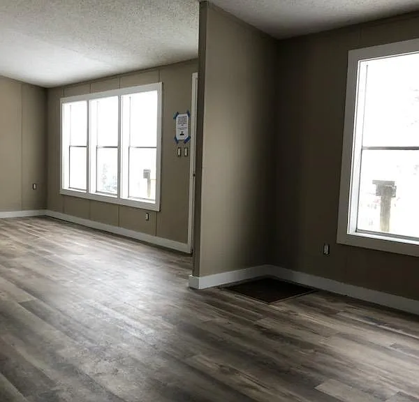111 Greenfields Dr — Photo 3