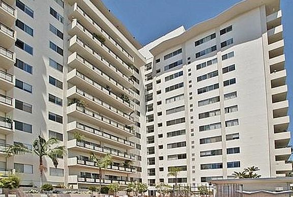 2nd image of 1155 N La Cienega Blvd APT 1114