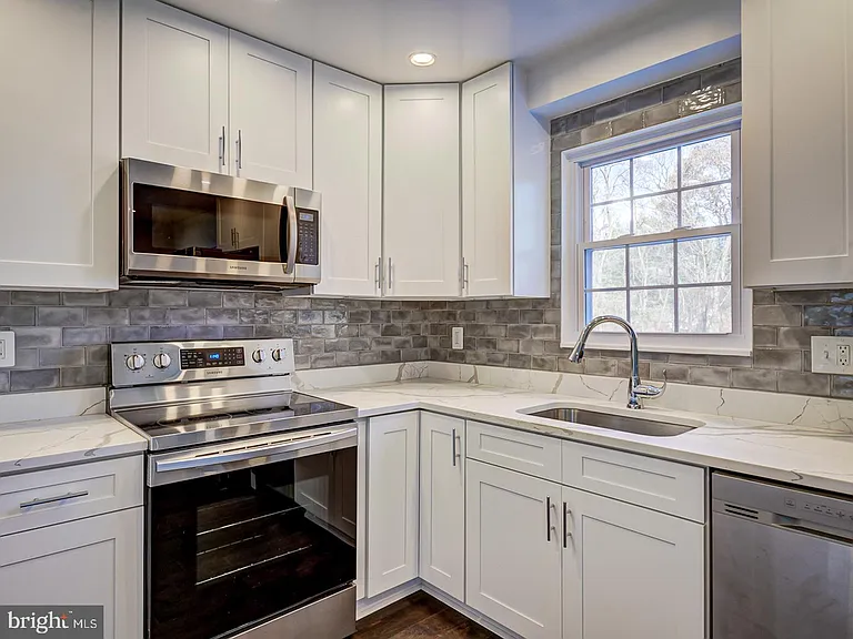 5 Climbing Ivy Ct — Photo 19