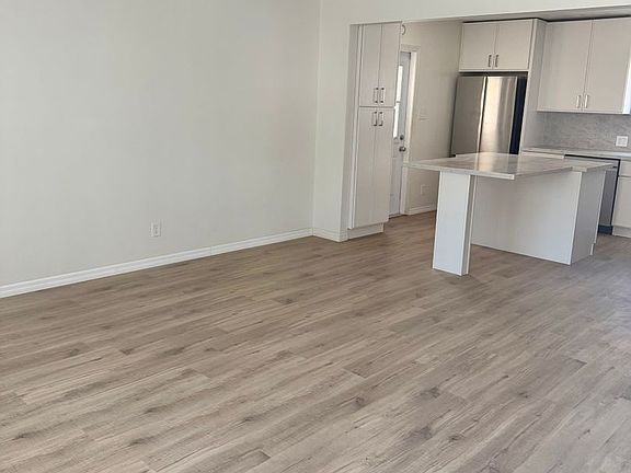 3rd image of 5486 Grape St