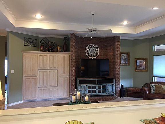 3rd image of 6211 Sequoia Dr