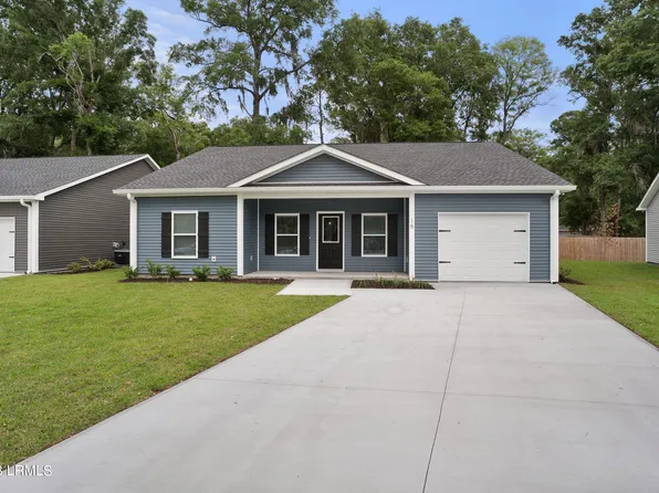 16 Avalon Dr, Beaufort, SC 29907