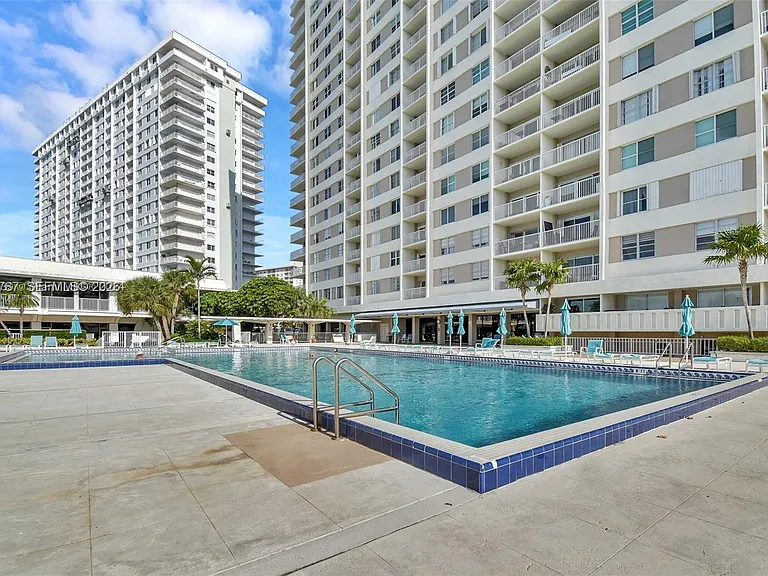 300 Bayview Dr #1711 — Photo 25