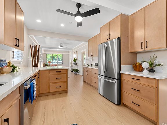 3rd image of 3327 Catherine St