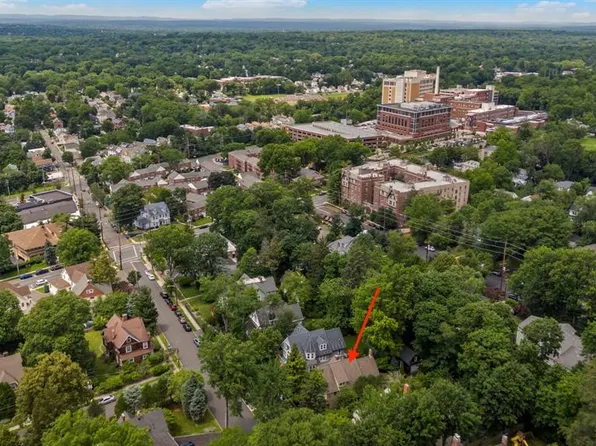 85 E Hamilton Ave, Englewood, NJ 07631