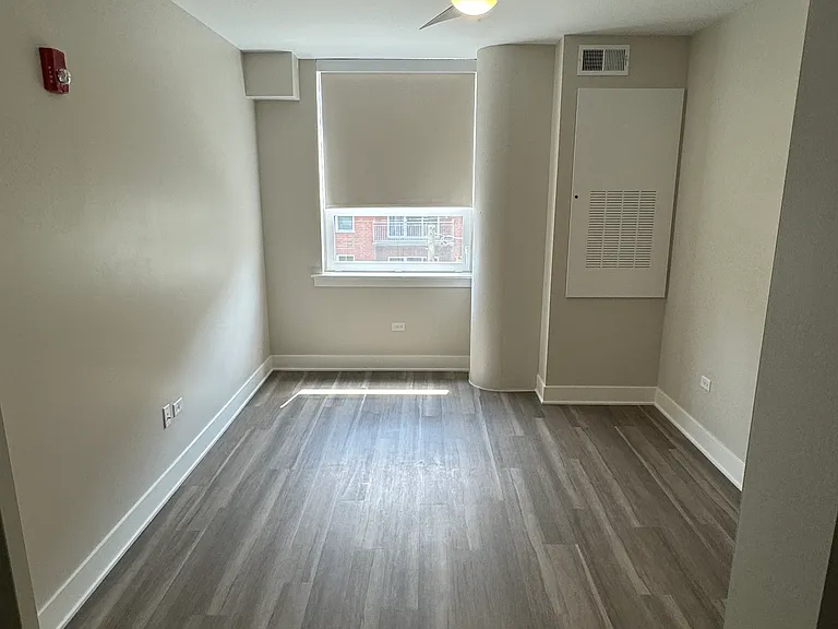 Des Plaines Tower — Photo 54