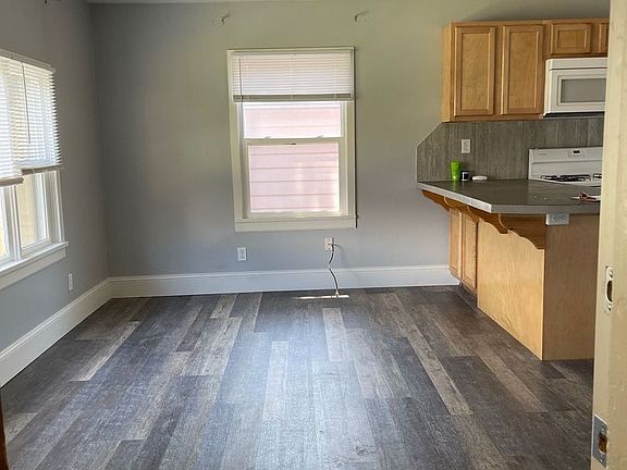 3rd image of 1018 S 31st St APT 3