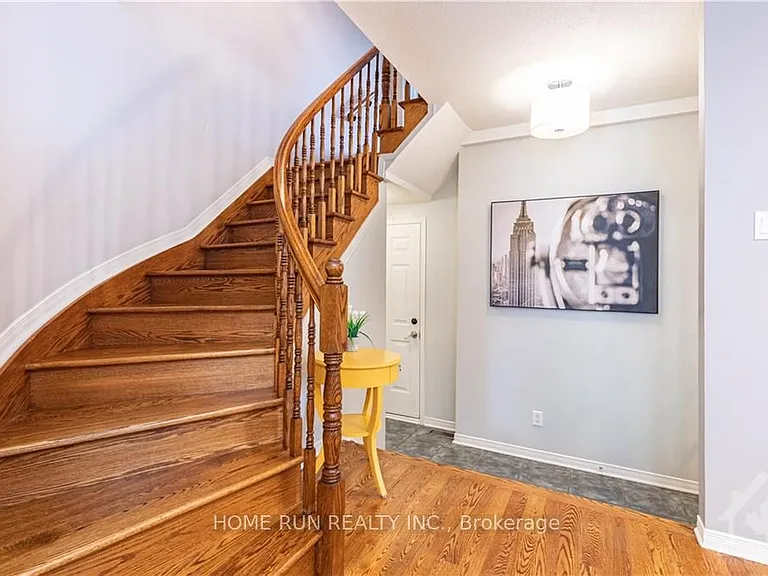 2 Borealis Cres — Photo 4