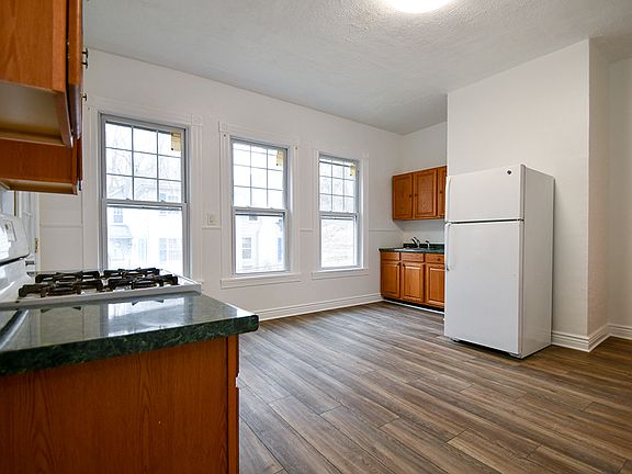 3rd image of 1176 Woodland Ave #1B