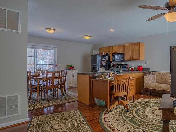 3rd image of 167 Leviticus Dr