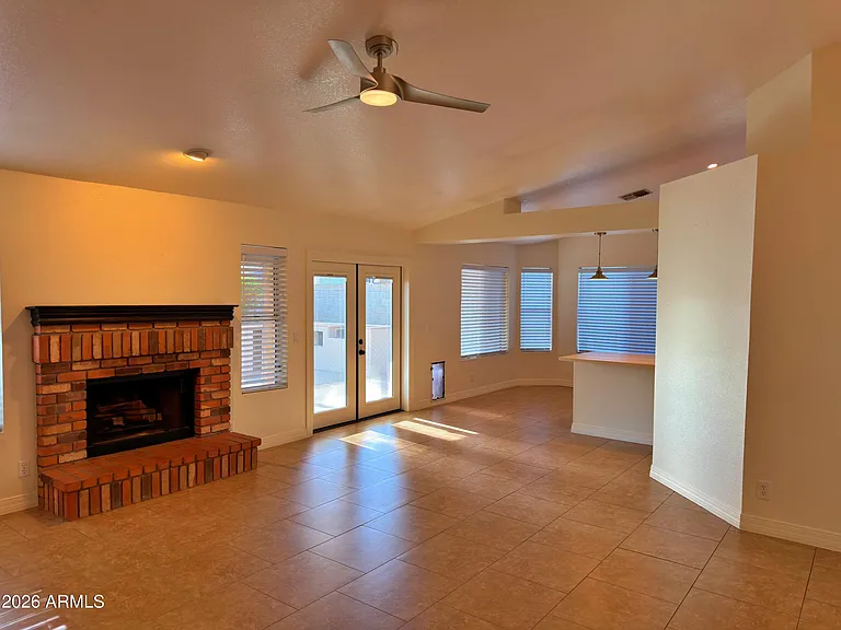 808 N Winthrop Cir — Photo 4