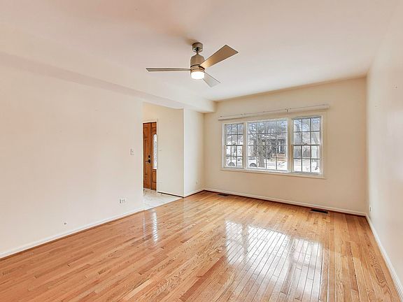 3rd image of 6107 N Nassau Ave
