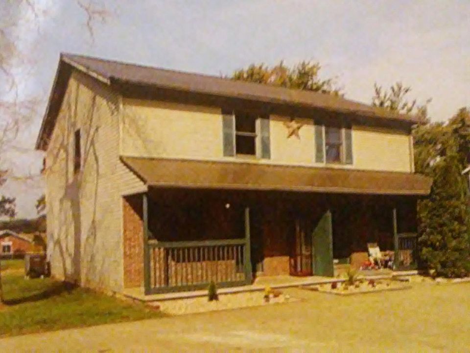 1st image of 1308 S Hickory Grove Ln