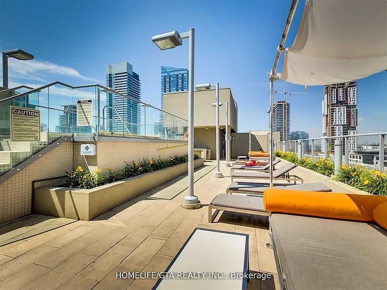 126 Simcoe St #307 — Photo 33