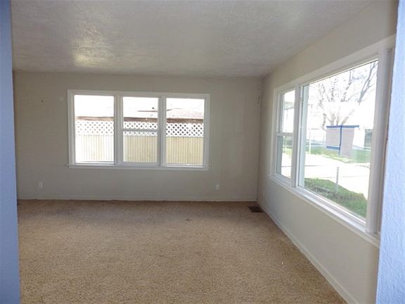 2nd image of 1304 E Lacrosse Ave
