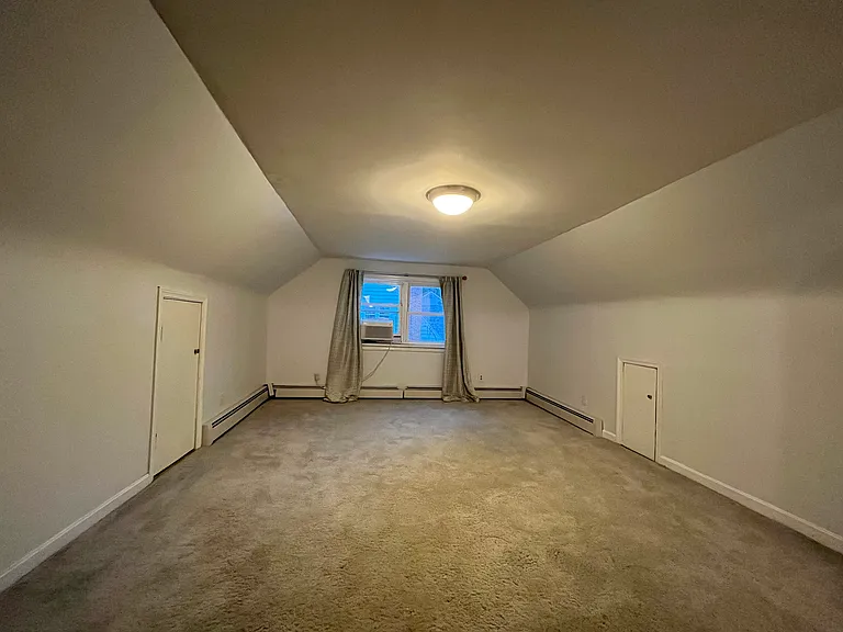 101 Olcott Dr — Photo 9